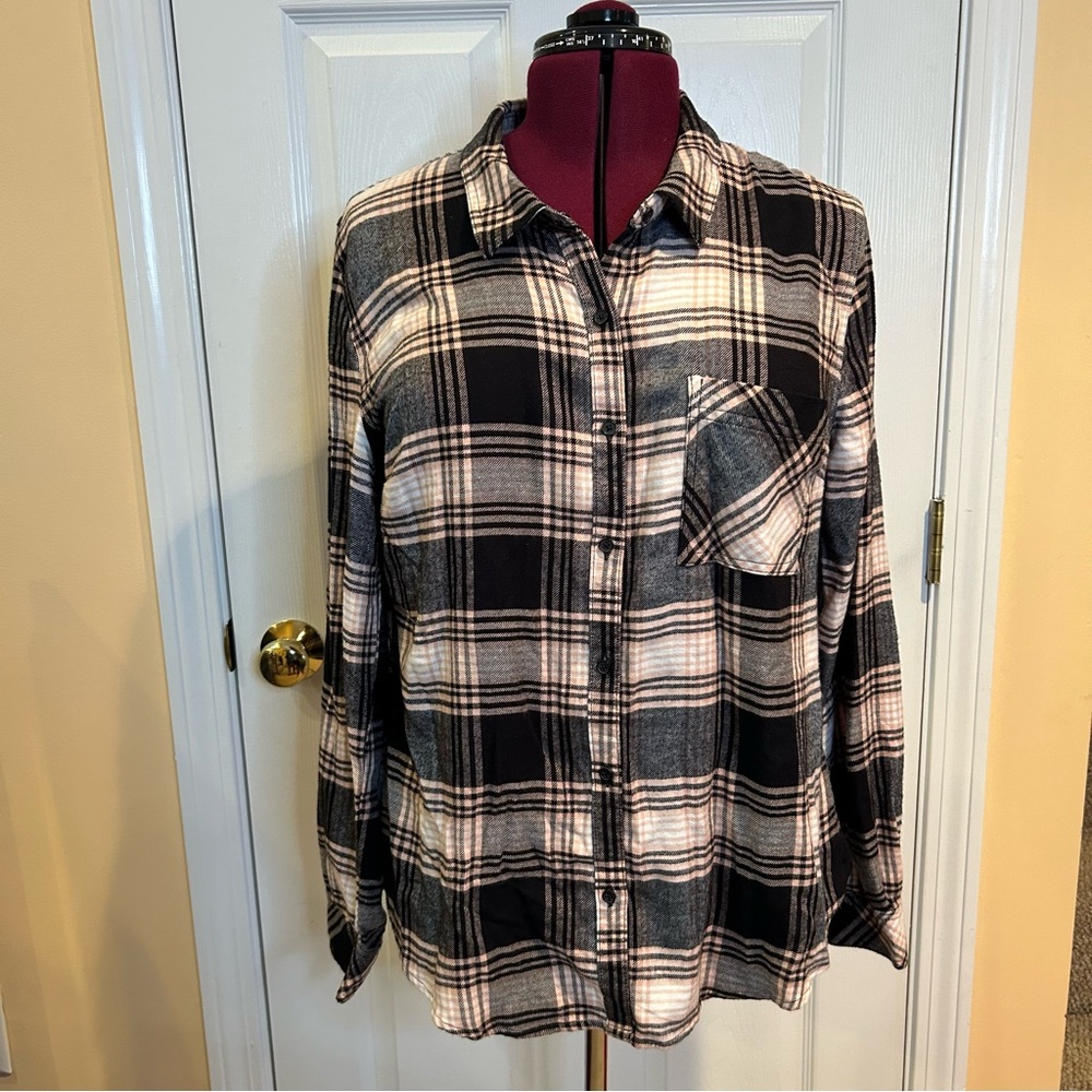 Como Vintage Women’s Flannel Shirt Size XL Pink and Black